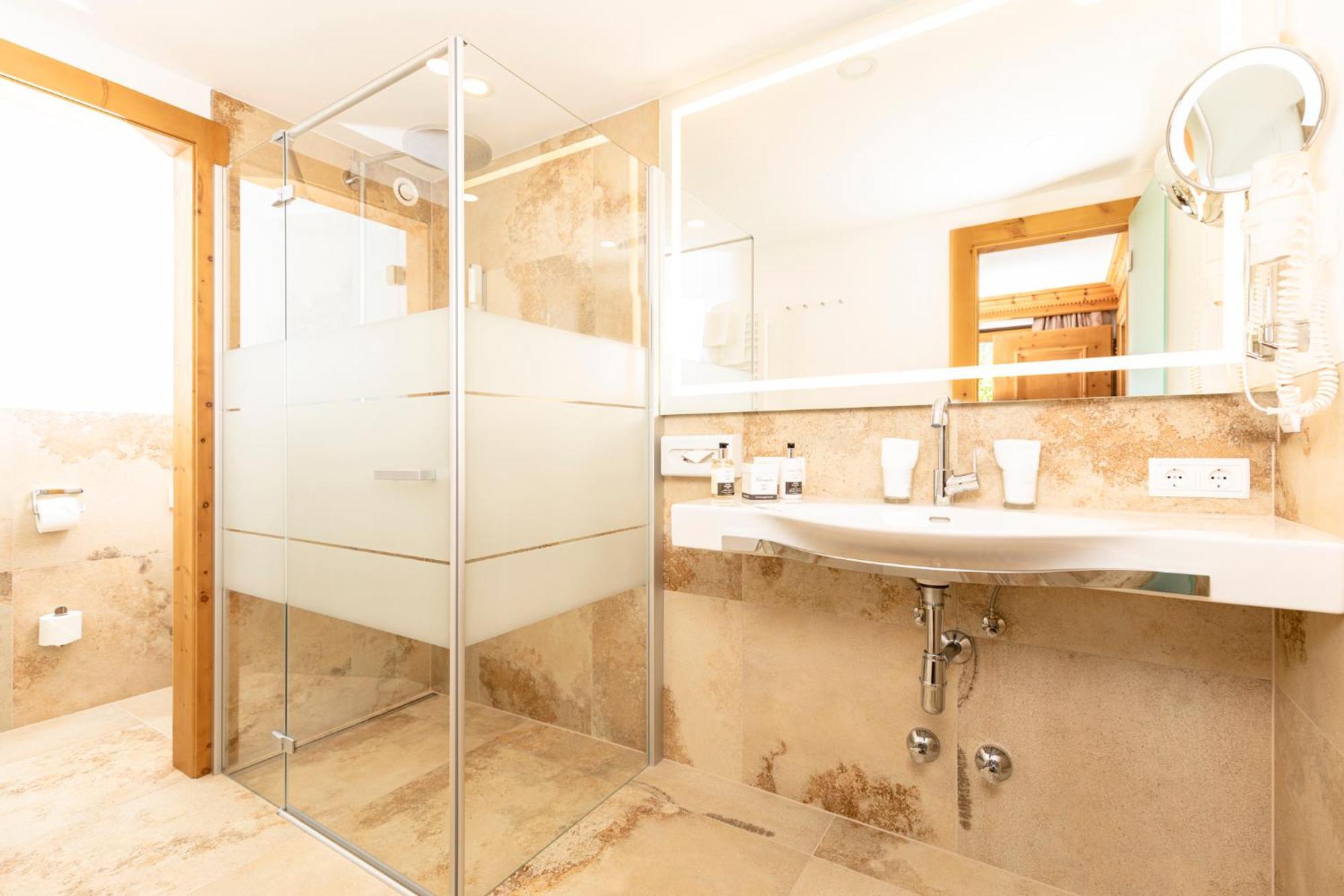 Der Boeglerhof - Pure Nature Spa Resort Alpbach Ruang foto
